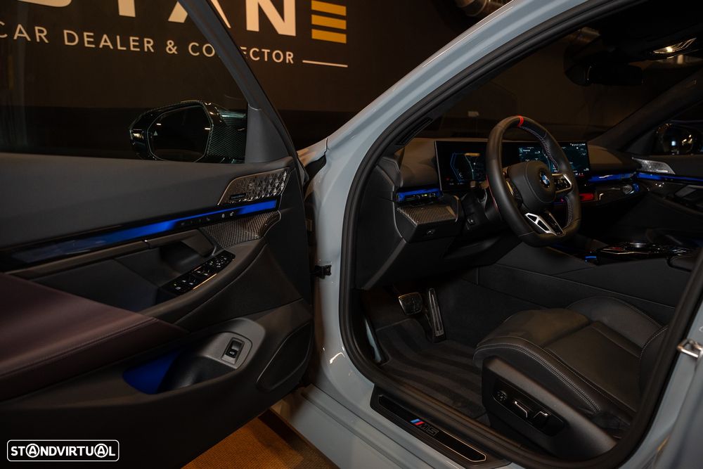 BMW M5 Touring xDrive - 14