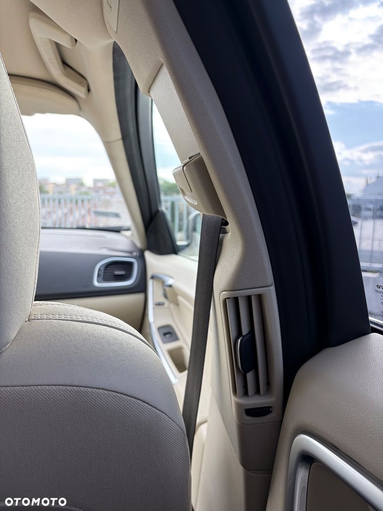 Volvo V60 D4 Geartronic Momentum - 31