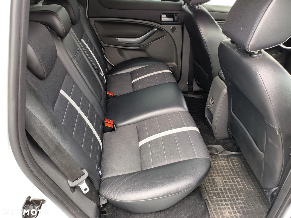 Ford Kuga 2.0 TDCi 4x4 Titanium - 16