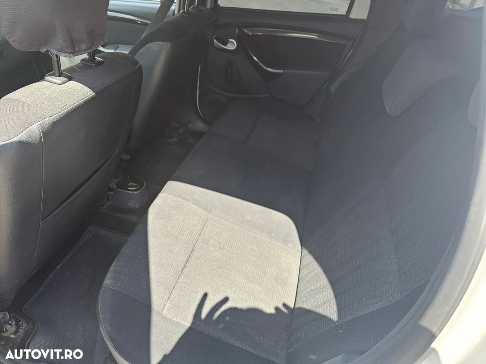 Dacia Duster 1.6 4x2 Laureate - 8