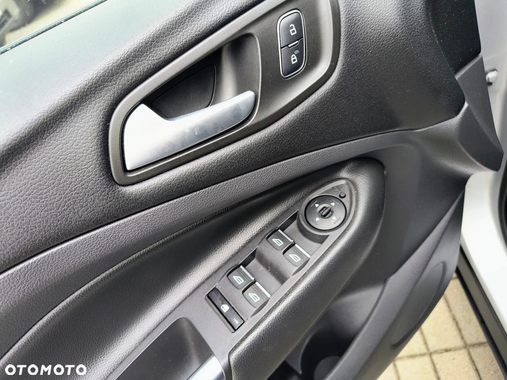Ford Kuga - 25
