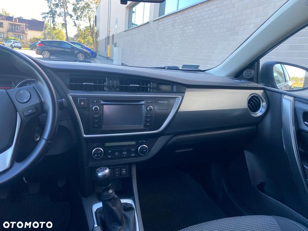 Toyota Auris 1.6 Prestige - 16