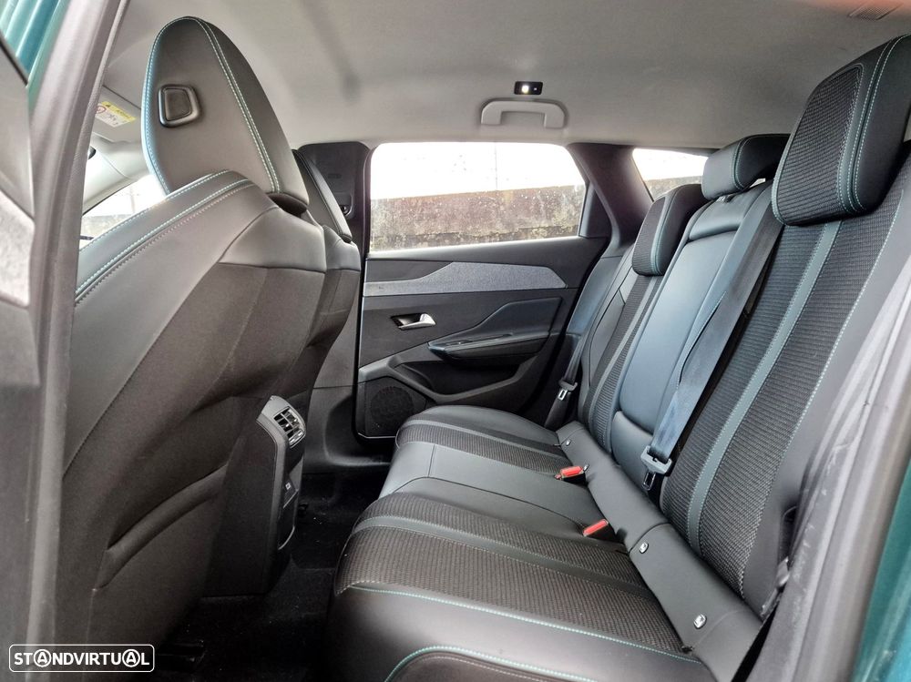 Peugeot 308 SW BlueHDi 130 EAT8 Allure - 12