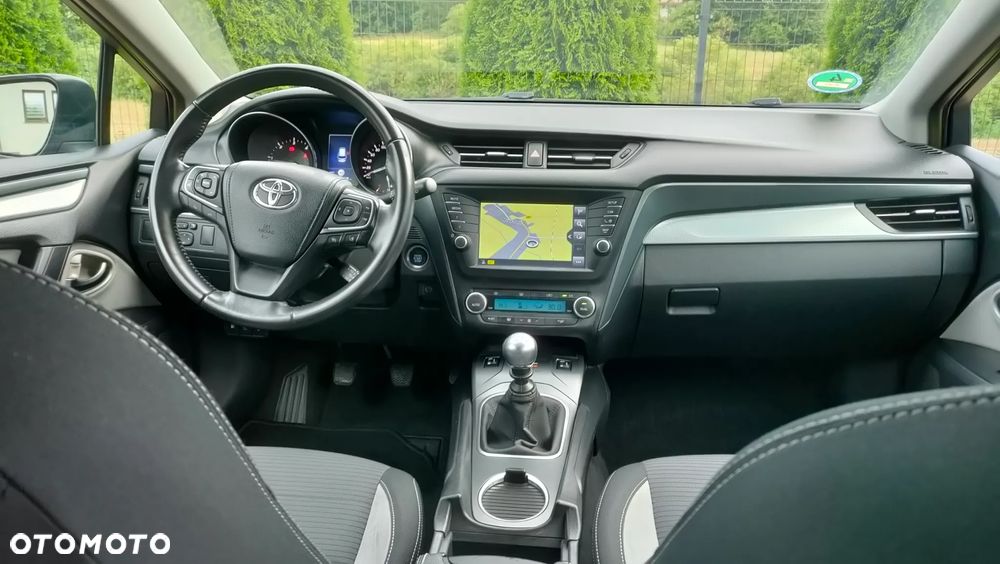 Toyota Avensis 2.0 D-4D Premium - 15