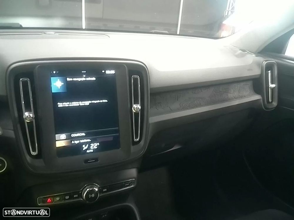 Volvo XC 40 1.5 T2 Momentum Core - 10