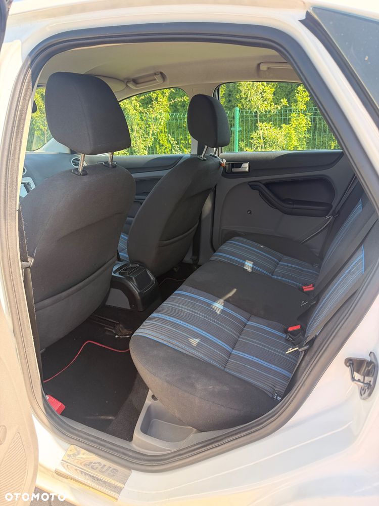 Ford Focus 1.6 Ambiente - 10