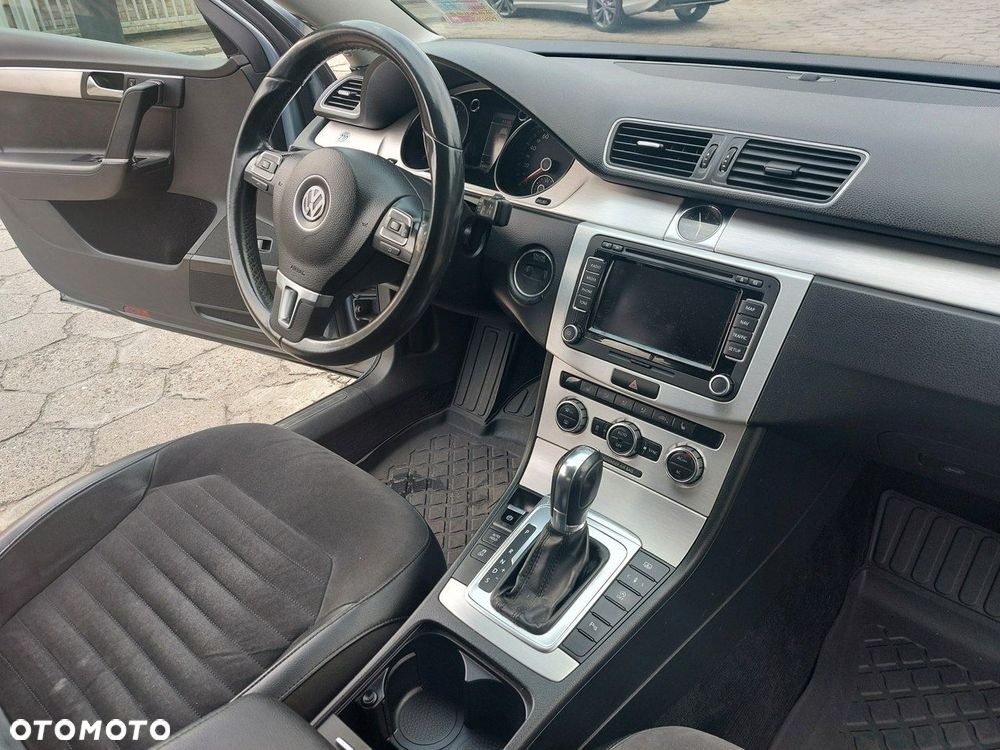 Volkswagen Passat - 16