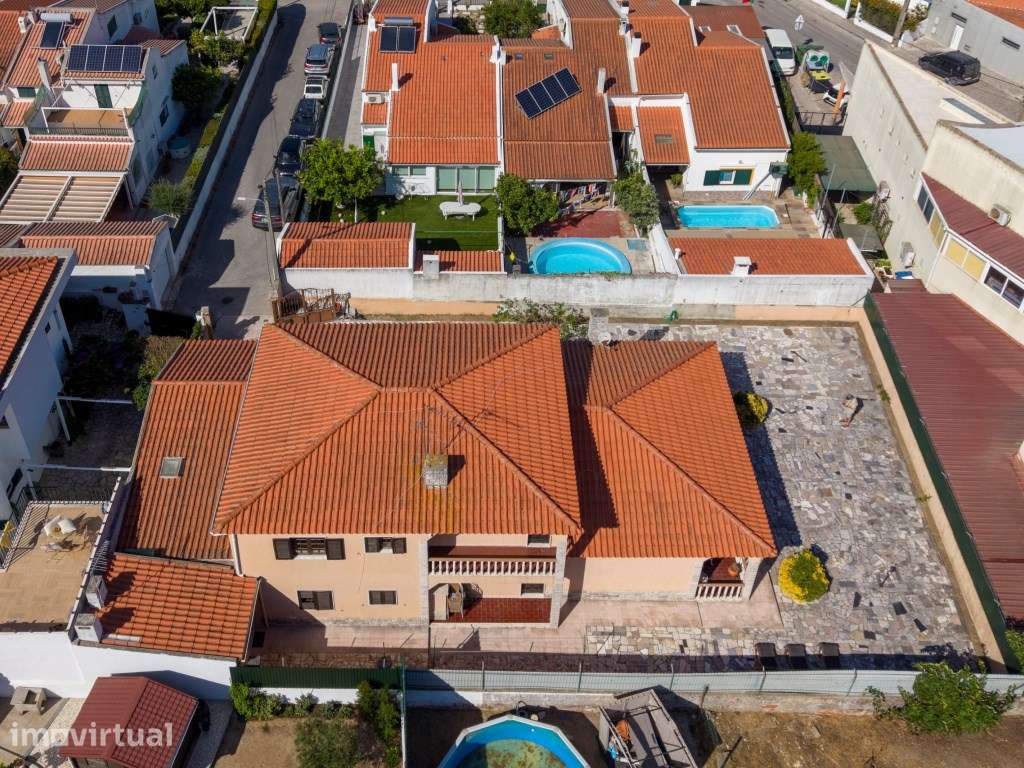 EXCLUSIVO | MORADIA T4 NA COTOVIA, SESIMBRA COM ENORME POTENCIAL - Grande imagem: 5/60