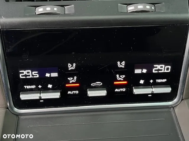 Porsche Panamera 4 e-Hybrid Sport Turismo 10 Years Edition - 34