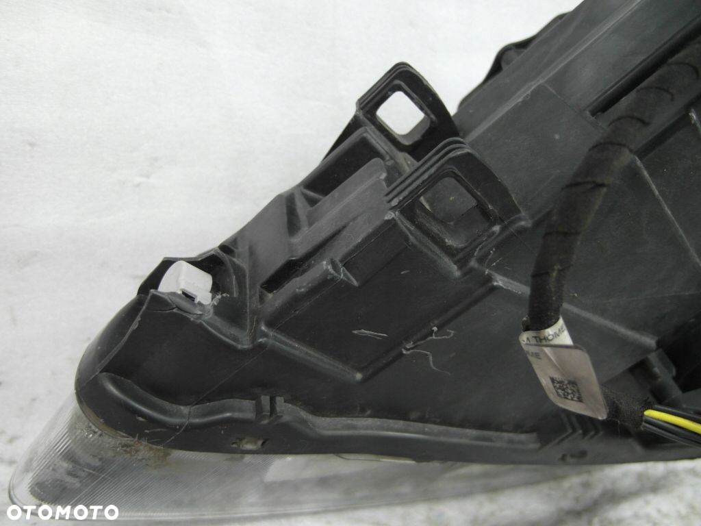 VOLVO V60 LIFT S60 LIFT XENON LAMPA PRZEDNIA PRAWA - 10