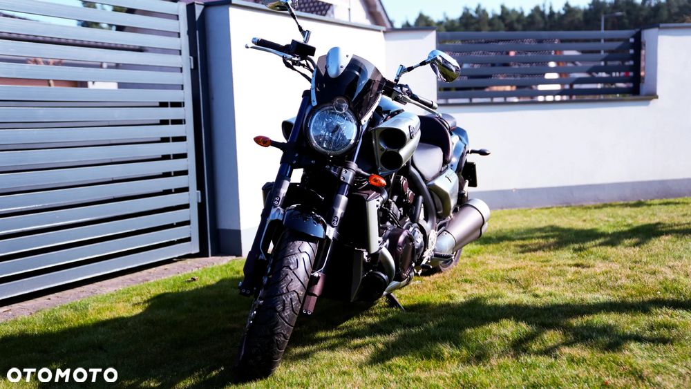 Yamaha V-MAX - 6