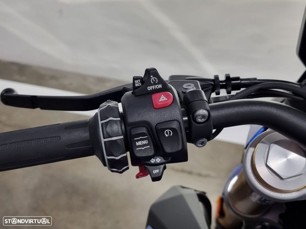 BMW F 900 R 900 R Racing azul met. - 11