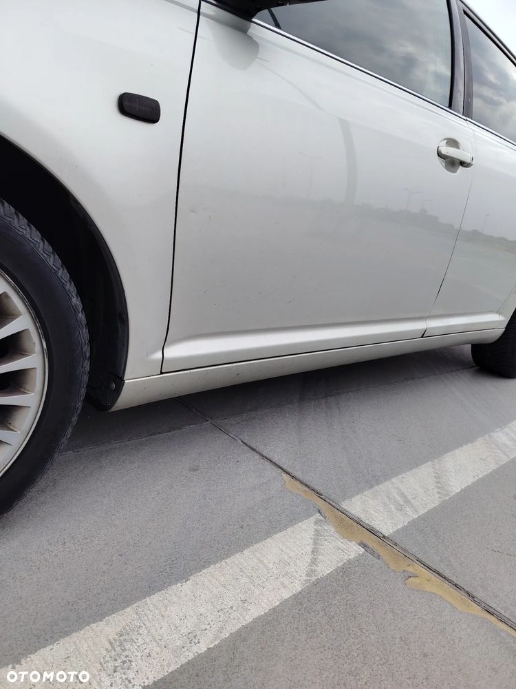 Toyota Avensis - 24