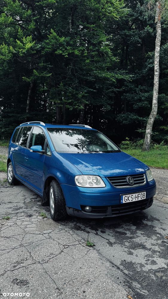Volkswagen Touran - 1