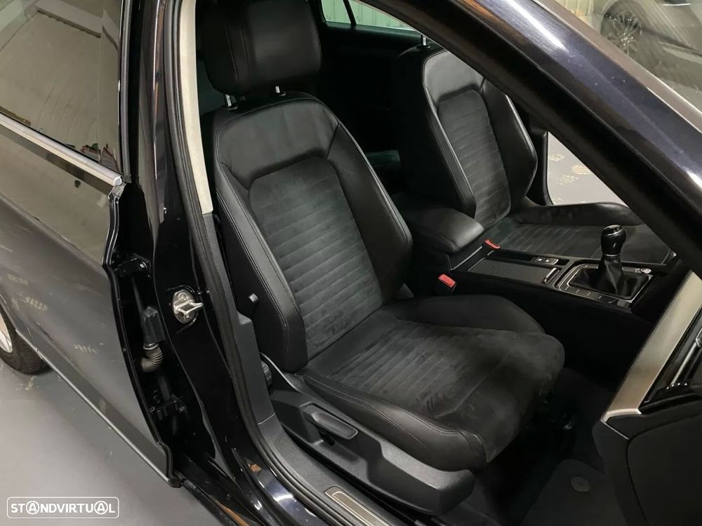 VW Passat Variant 2.0 TDi Confortline - 16