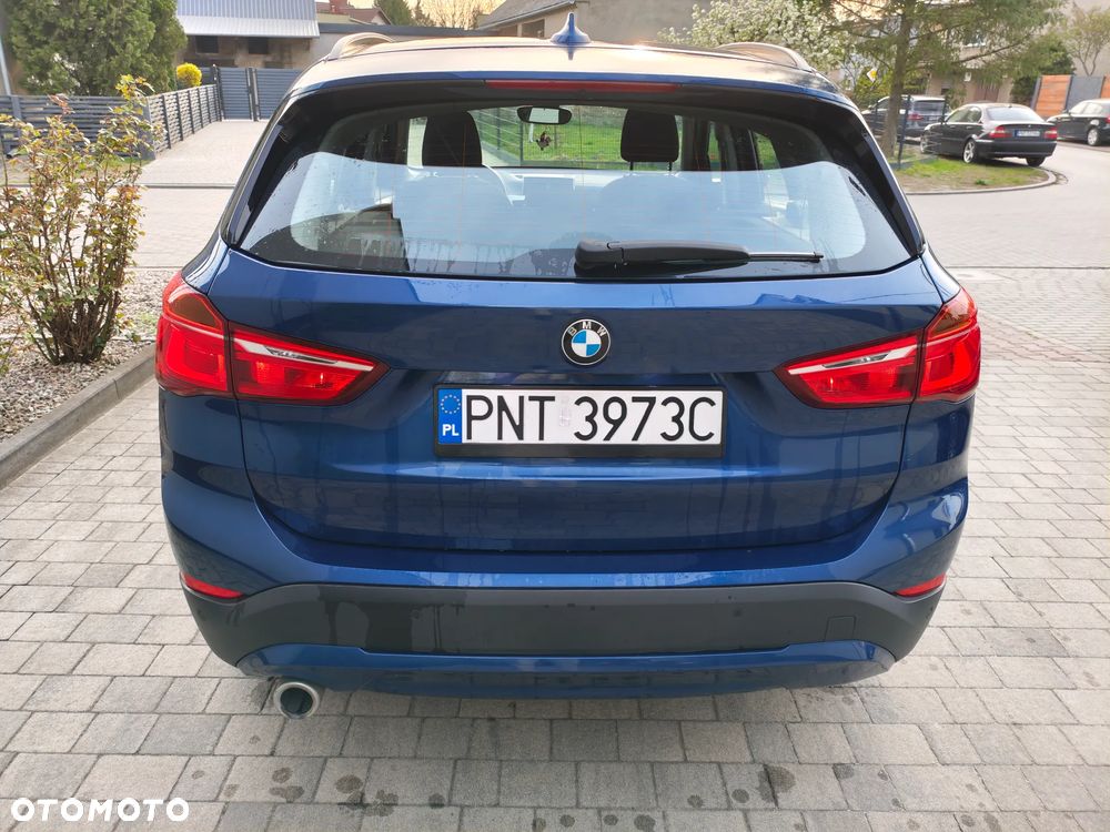 BMW X1 sDrive16d - 11