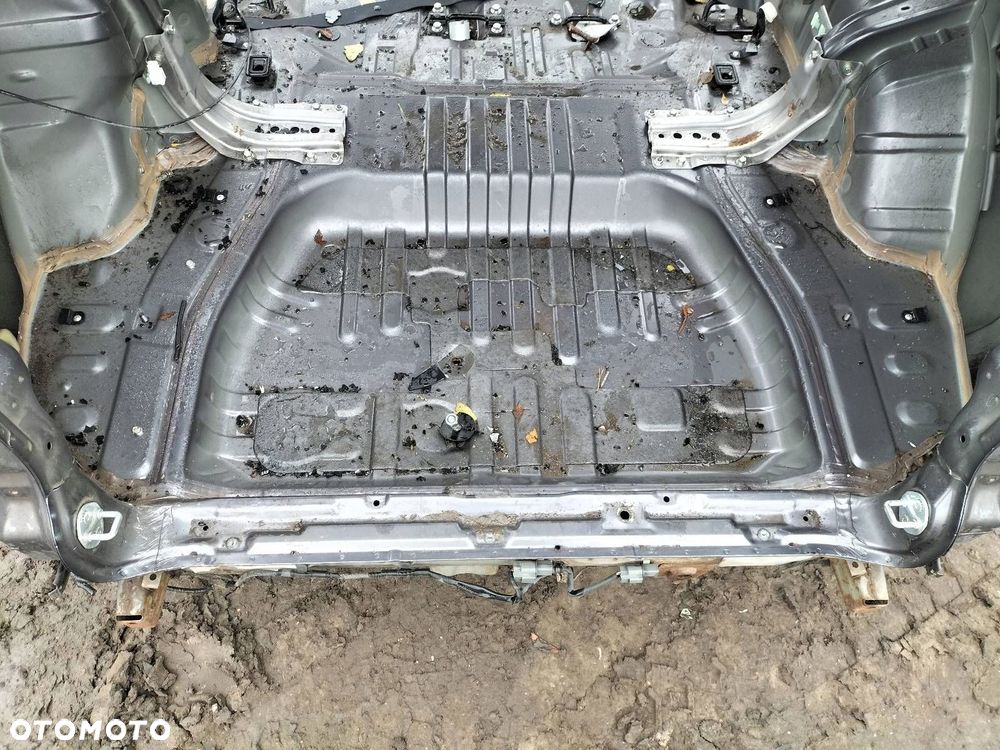 WANNA BAGAŻNIKA PAS TYLNY MITSUBISHI OUTLANDER II LIFT A39 - 1