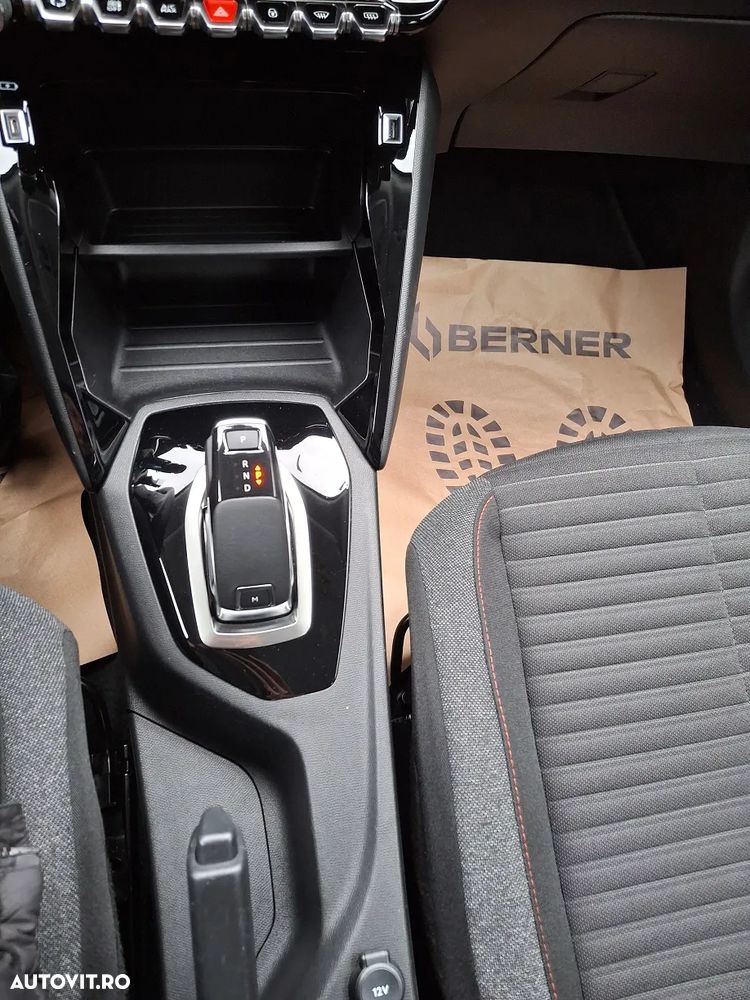 Peugeot 2008 PureTech 130 EAT8 Active Pack - 22