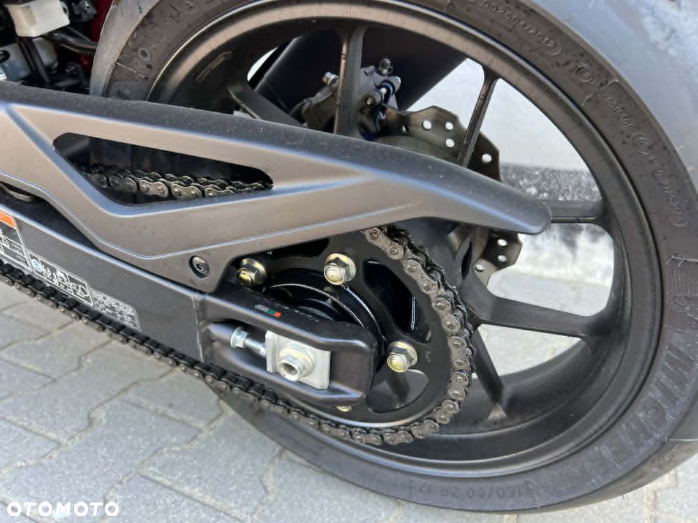 Honda CB - 12