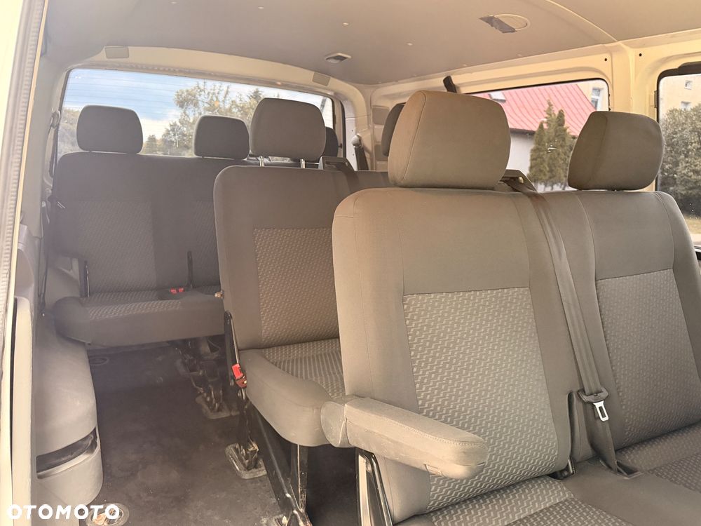 Volkswagen Transporter - 11