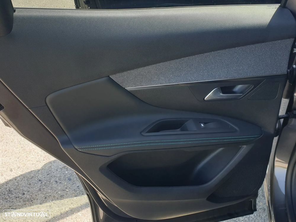 Peugeot 3008 1.6 Hybrid Allure Pack e-EAT8 - 6