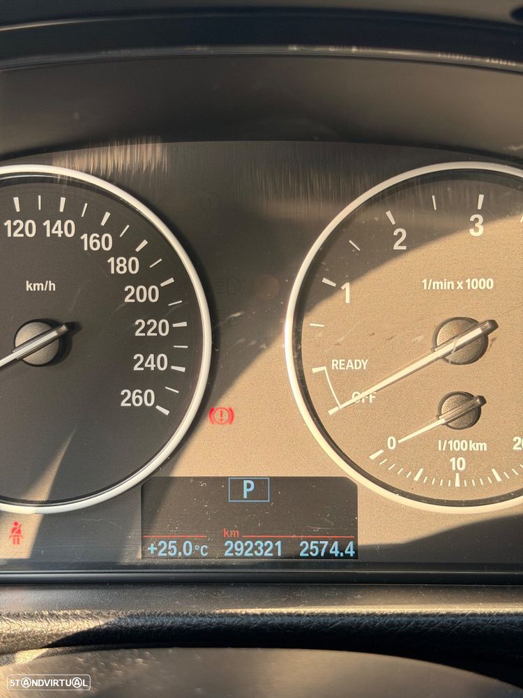 BMW 318 d Auto - 23
