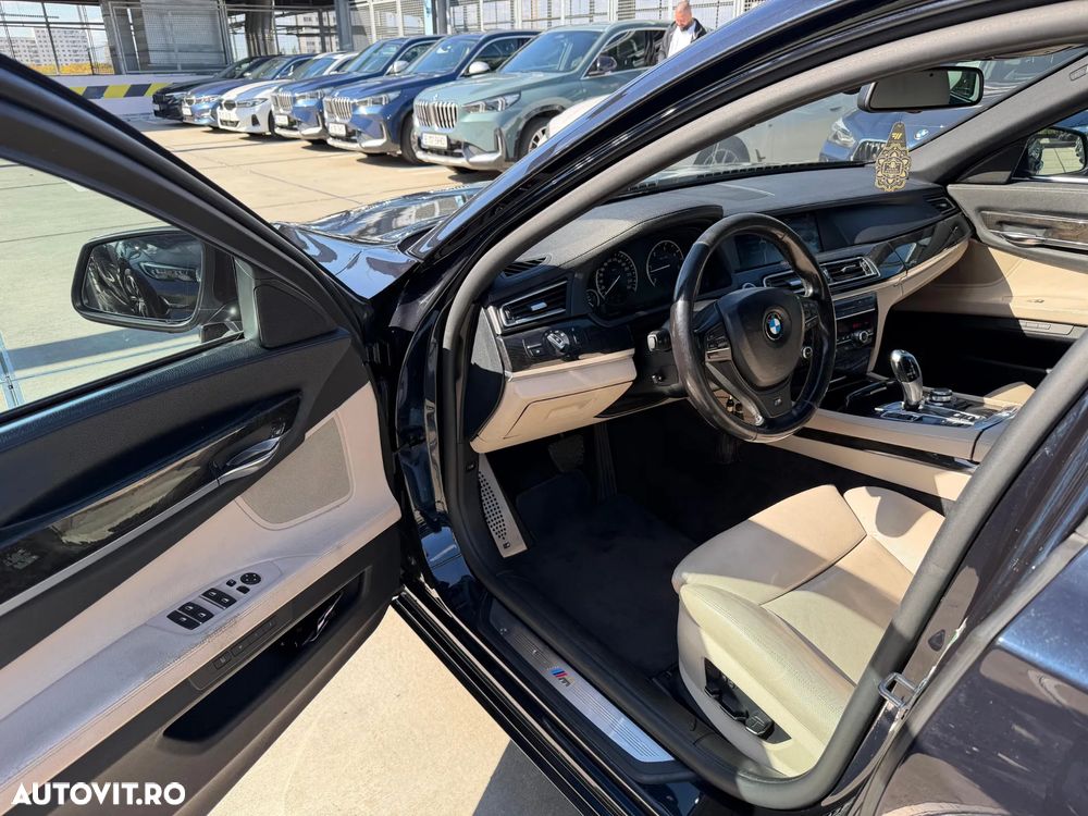 BMW Seria 7 740d xDrive Aut. - 28