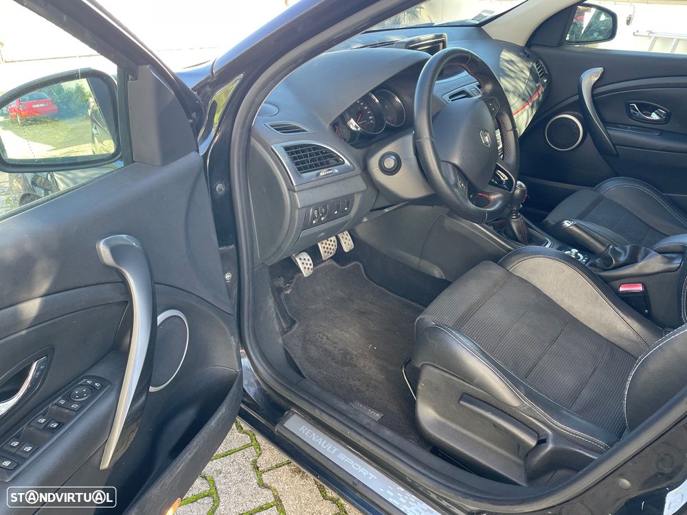 Renault Mégane Sport Tourer 1.6 dCi GT Line SS - 29