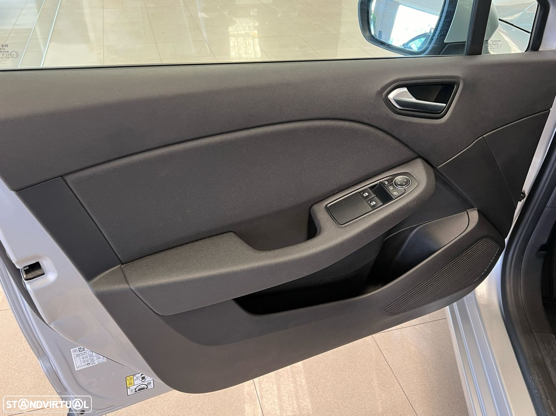 Renault Clio 1.6 E-Tech Full Hybrid Engineered - 23