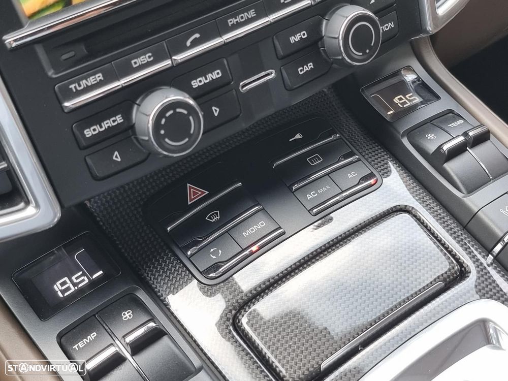 Porsche Cayenne Turbo - 48