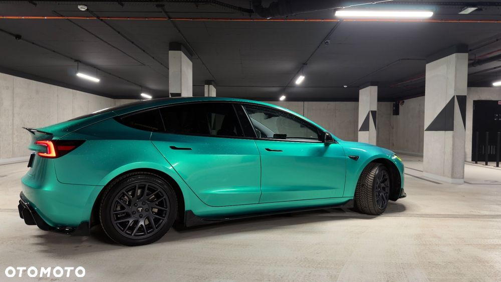 Tesla Model 3 - 4
