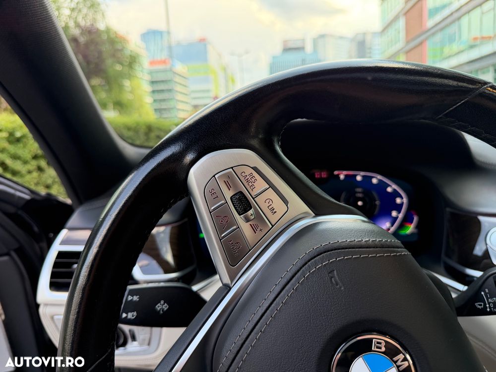 BMW Seria 7 740Li - 39