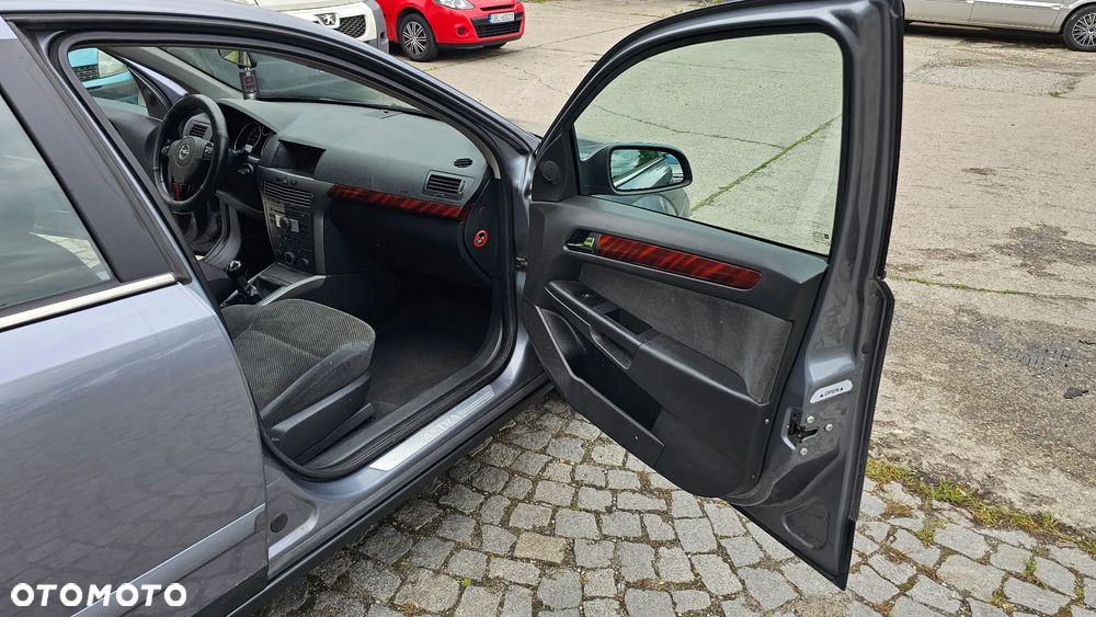 Opel Astra 1.6 Sport - 11
