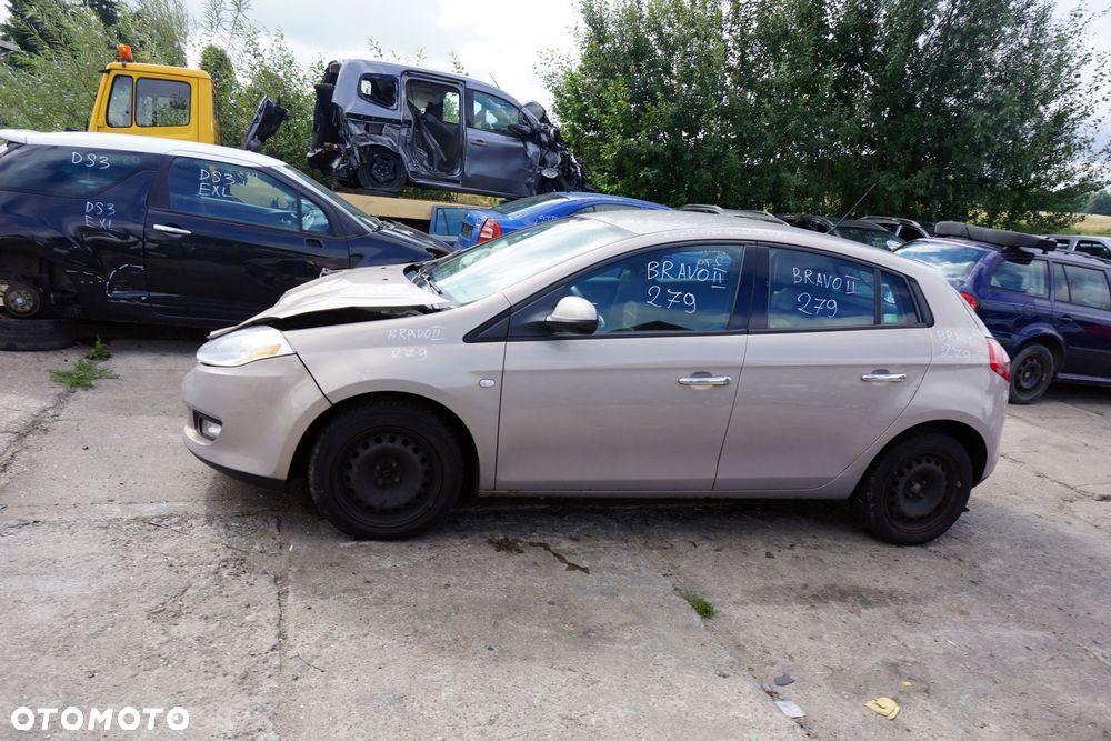 FIAT BRAVO II 5D HB 2011 279 1.6 JTD 198A2000 120KM BEŻOWY na części - 2