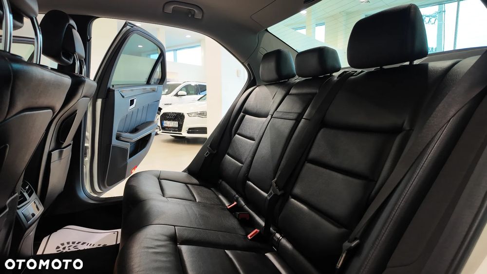 Mercedes-Benz Klasa E 350 CDI DPF BlueEFFICIENCY 7G-TRONIC Avantgarde - 31