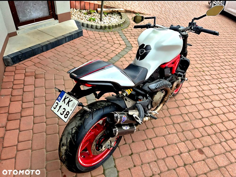 Ducati Monster - 10
