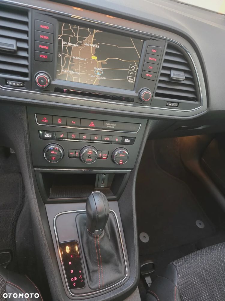 Seat Leon 2.0 TDI DPF Ecomotive DSG FR - 10