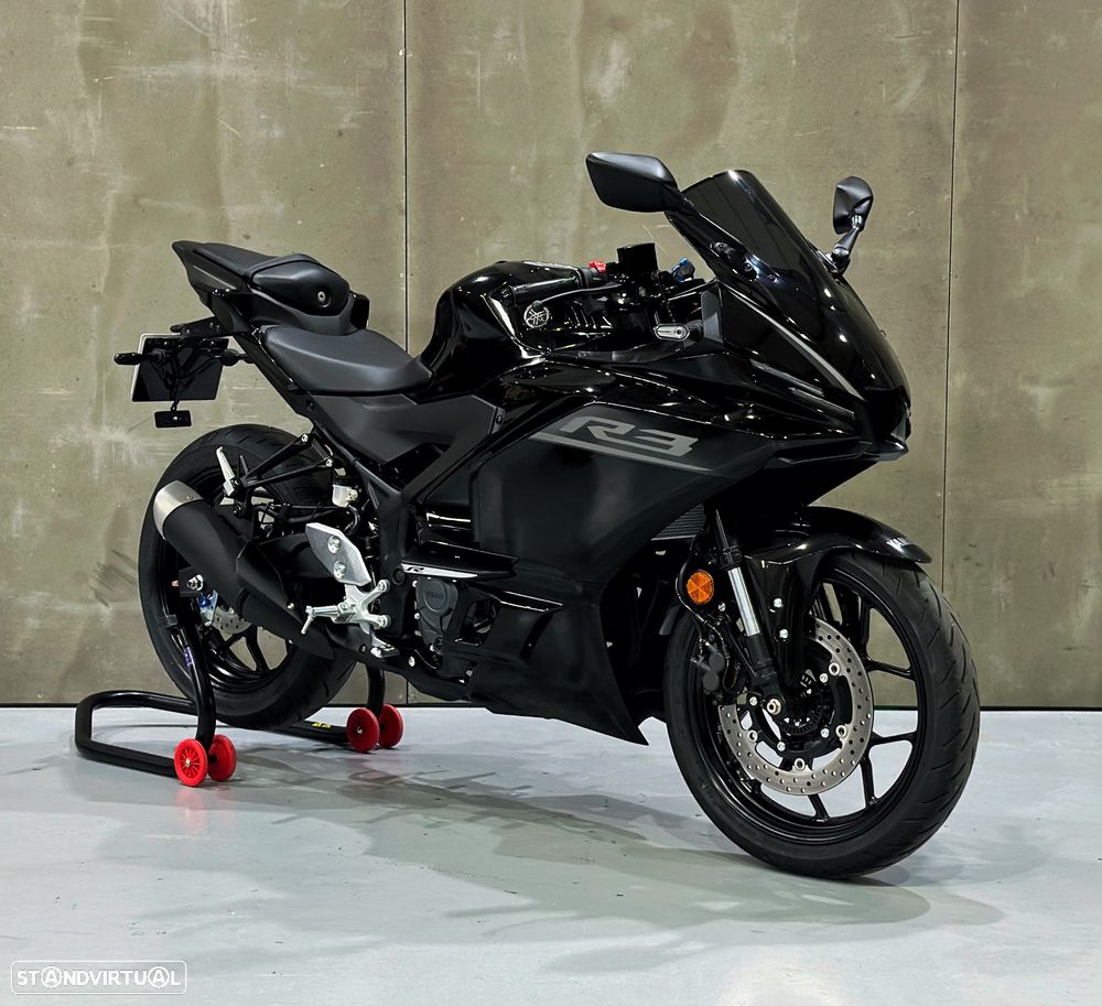 Yamaha R 3 - 9