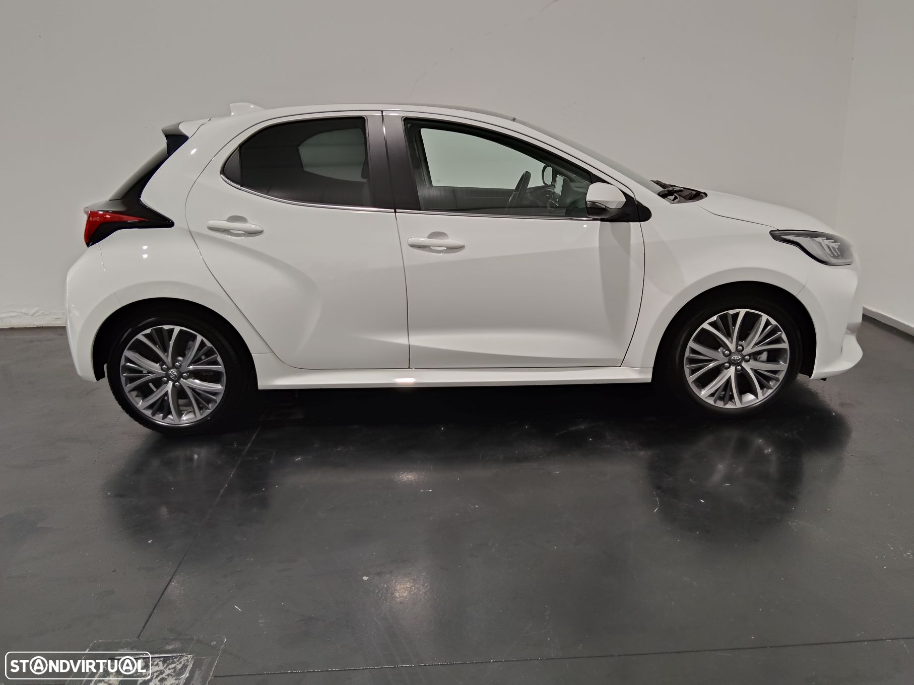 Toyota Yaris 1.5 HDF Luxury - 19