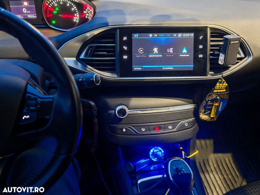 Peugeot 308 1.2 L PureTech Turbo S&S Acces - 10