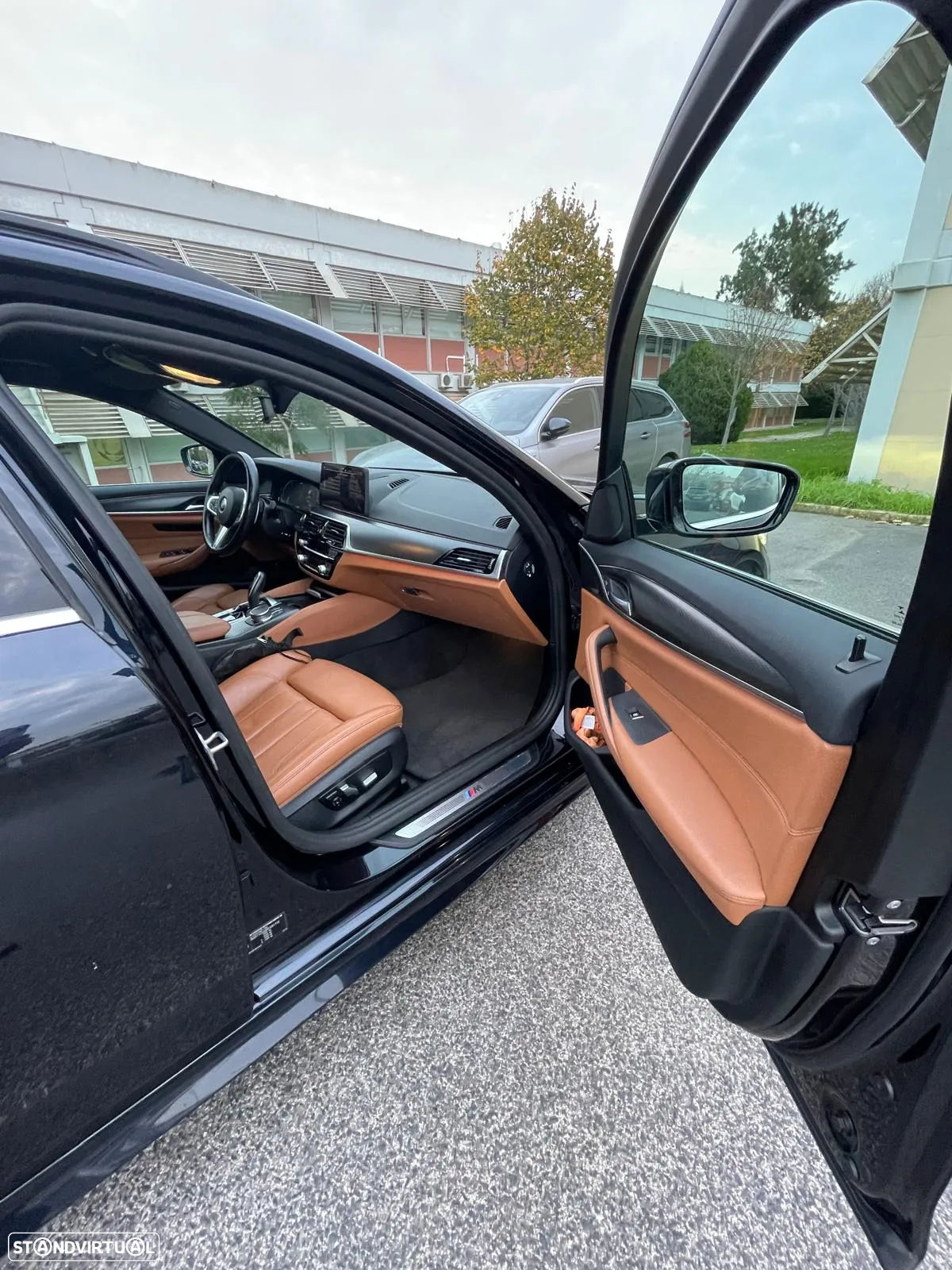 BMW 530 e Pack Desportivo M - 12