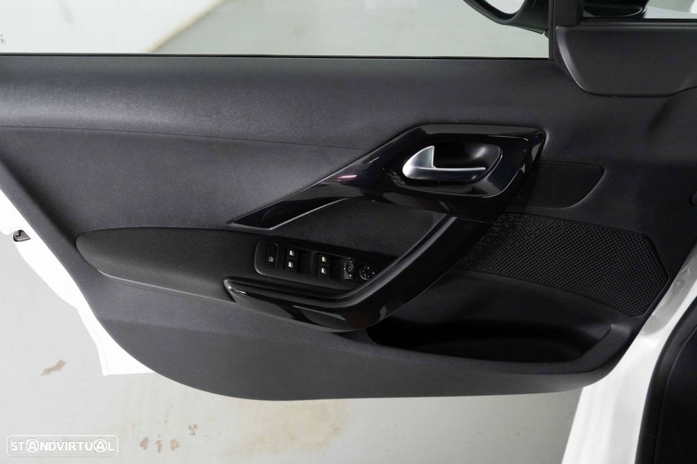 Peugeot 208 1.6 e-HDi SE Style - 25