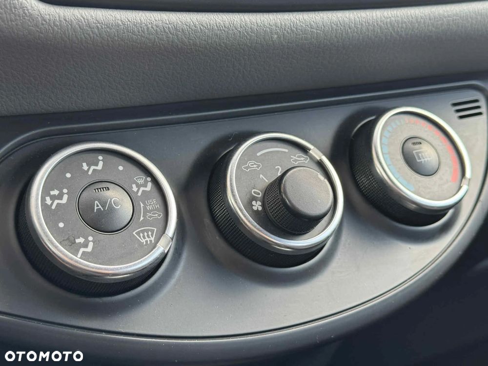 Toyota Yaris 1.33 Active - 14