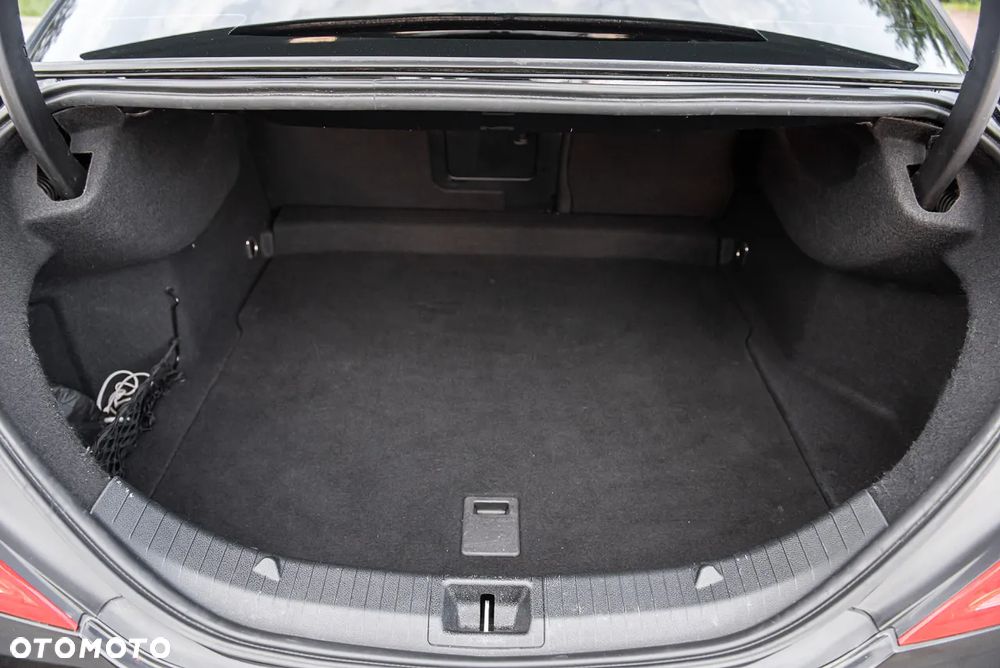 Mercedes-Benz CLA 250 7G-DCT StreetStyle - 32