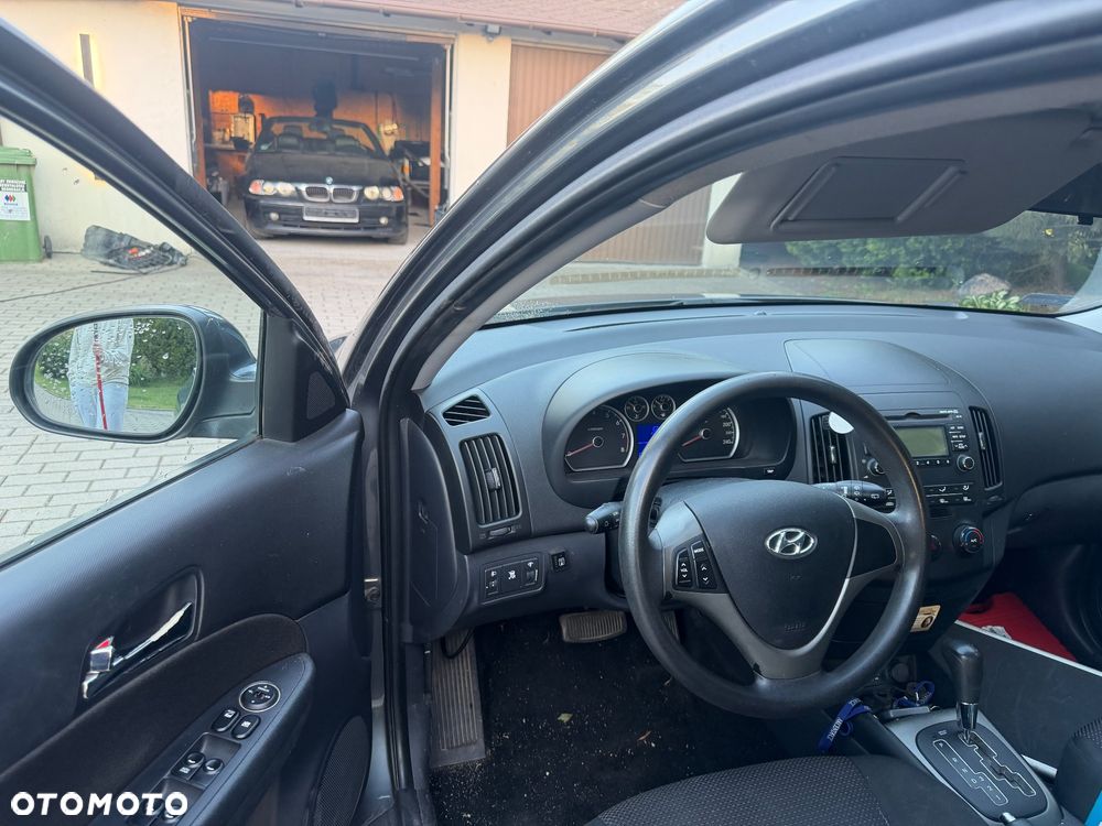 Hyundai i30 1.6 Automatik Comfort - 11