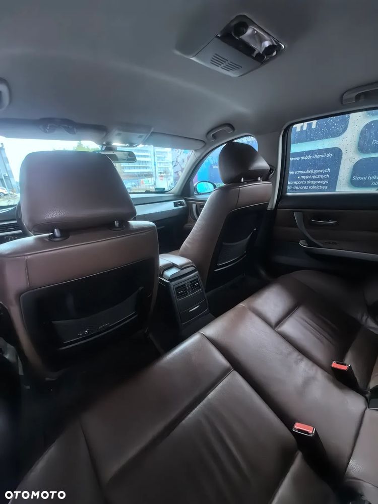 BMW Seria 3 318d - 13