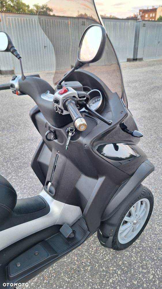 Piaggio MP-3 - 17