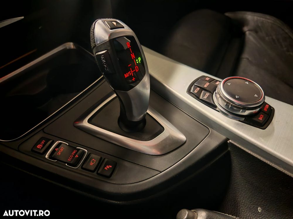 BMW Seria 3 320d Aut. Efficient Dynamics Edition - 24