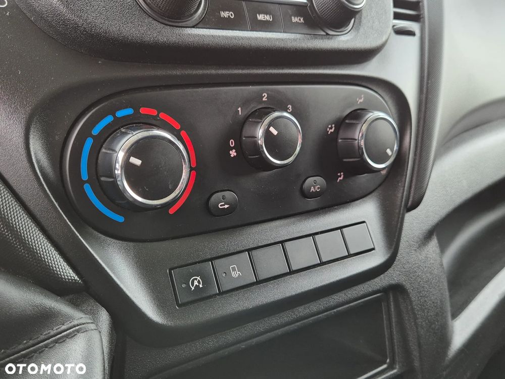 Iveco Daily 35C14, Kontener 8PAL, Winda 750KG, klimatyzacja - 17