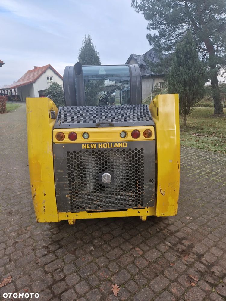 New Holland L216 - 3